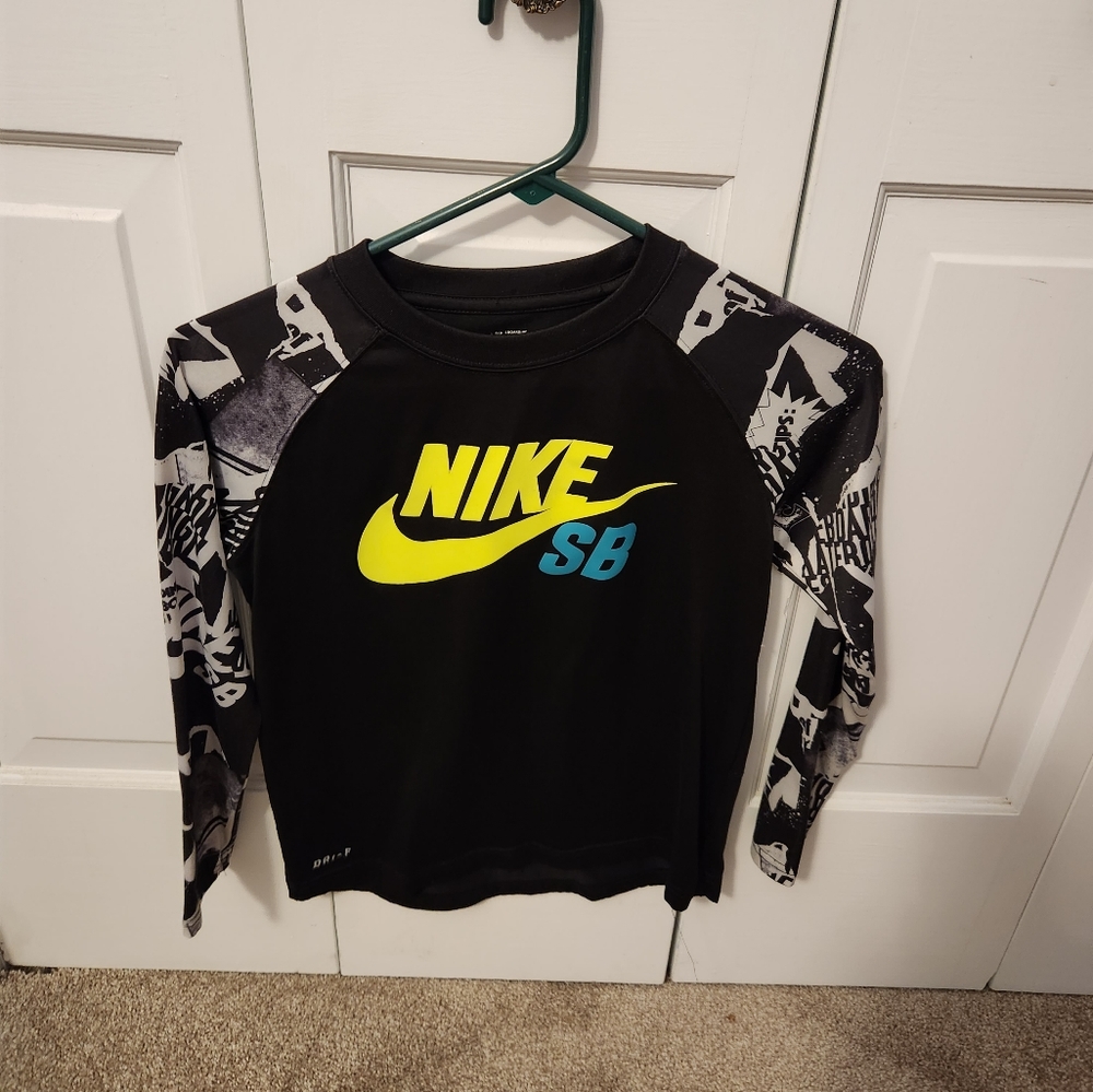 Nike dry fit shirt